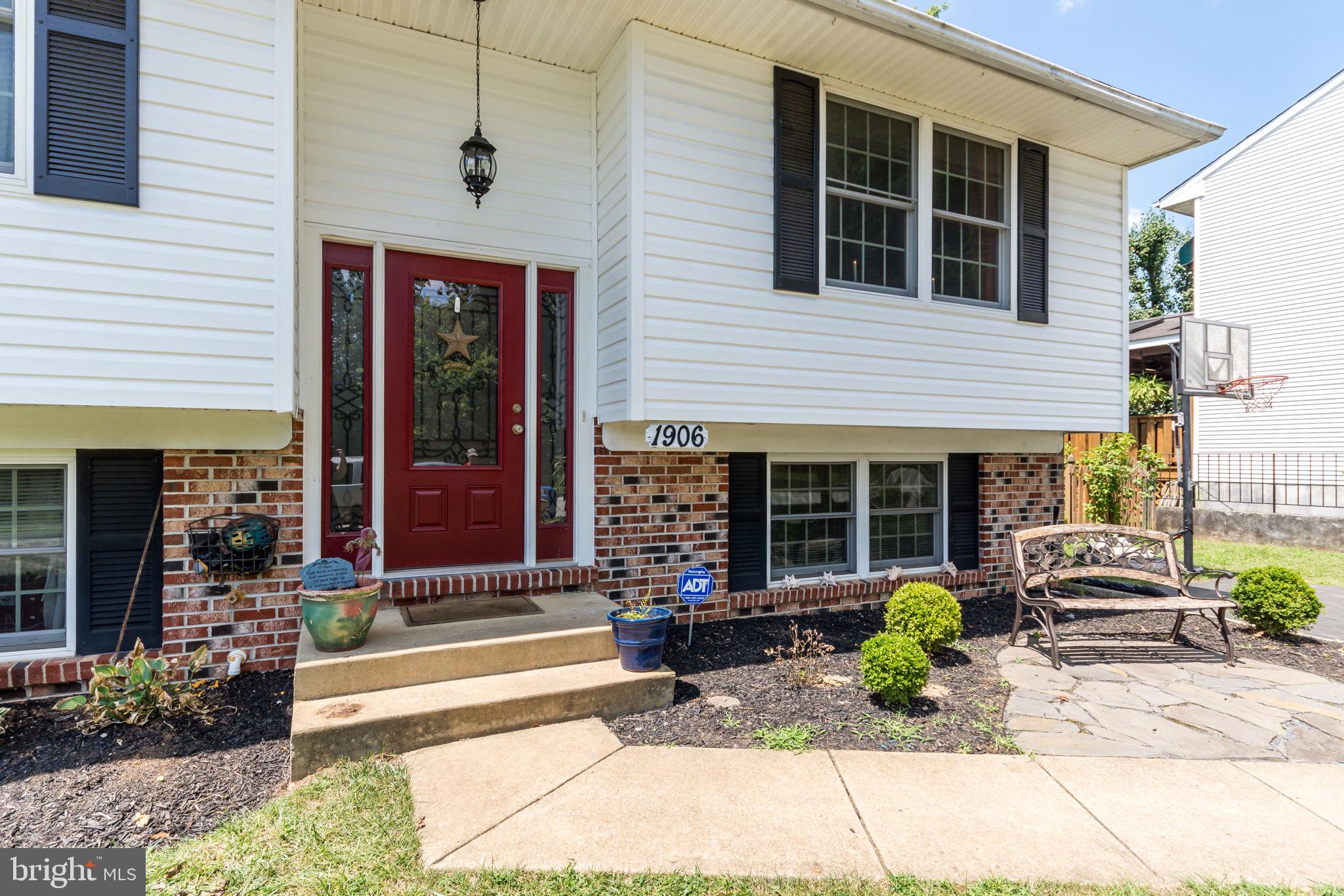 1906 Oak Lodge Road Baltimore, MD 21228 - Photo 2 of 29 Gallery Image 2