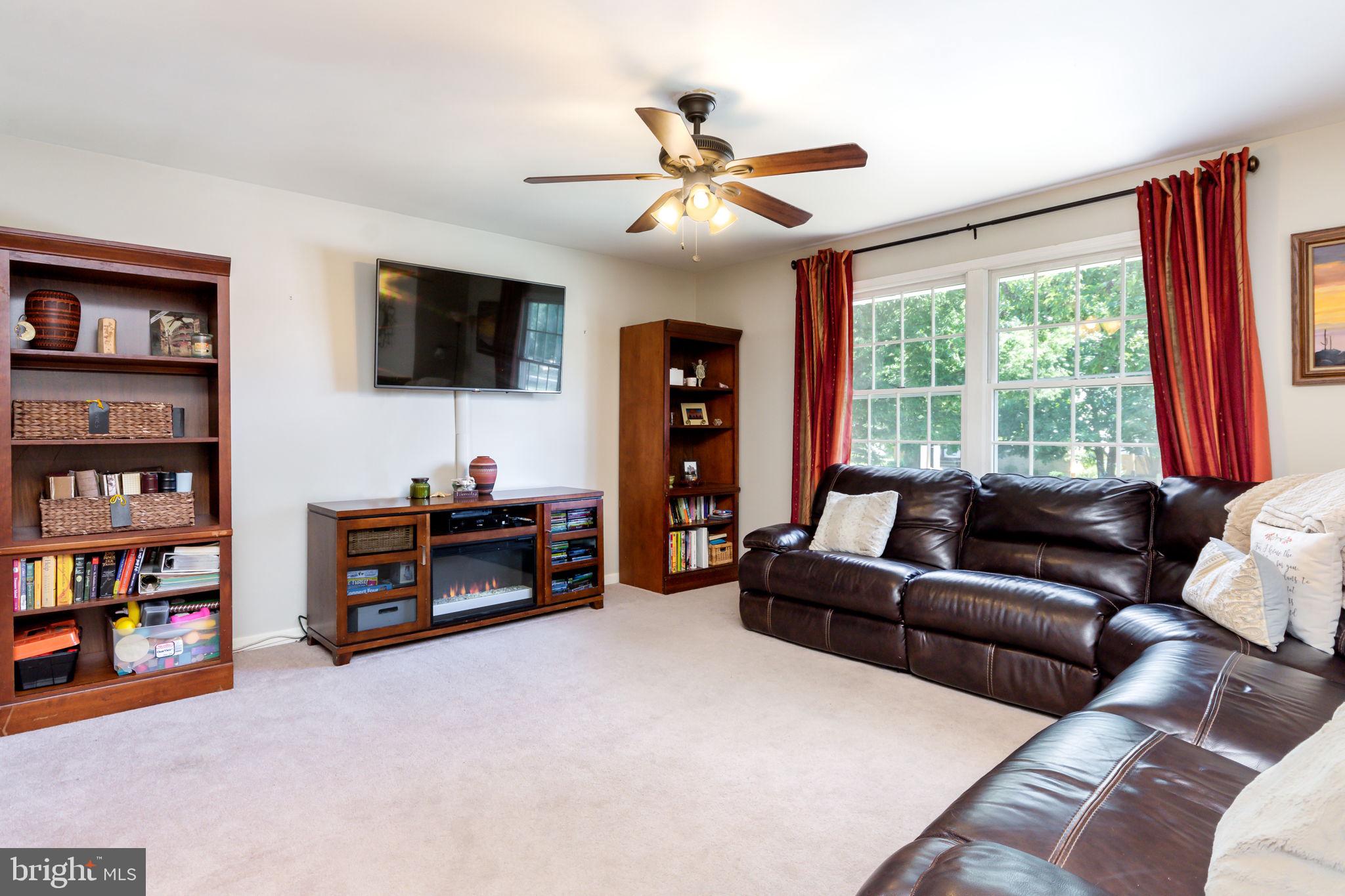 1906 Oak Lodge Road Baltimore, MD 21228 - Photo 5 of 29 Gallery Image 5