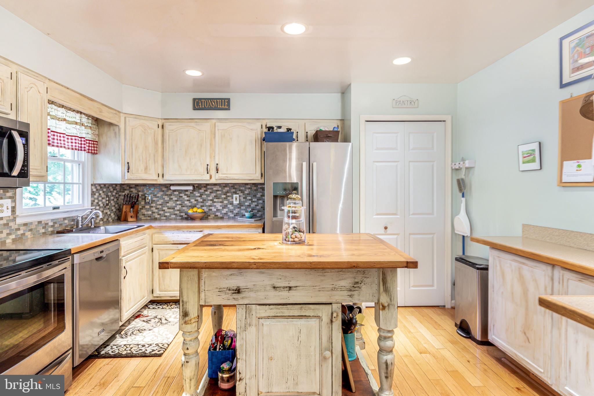 1906 Oak Lodge Road Baltimore, MD 21228 - Photo 9 of 29 Gallery Image 9