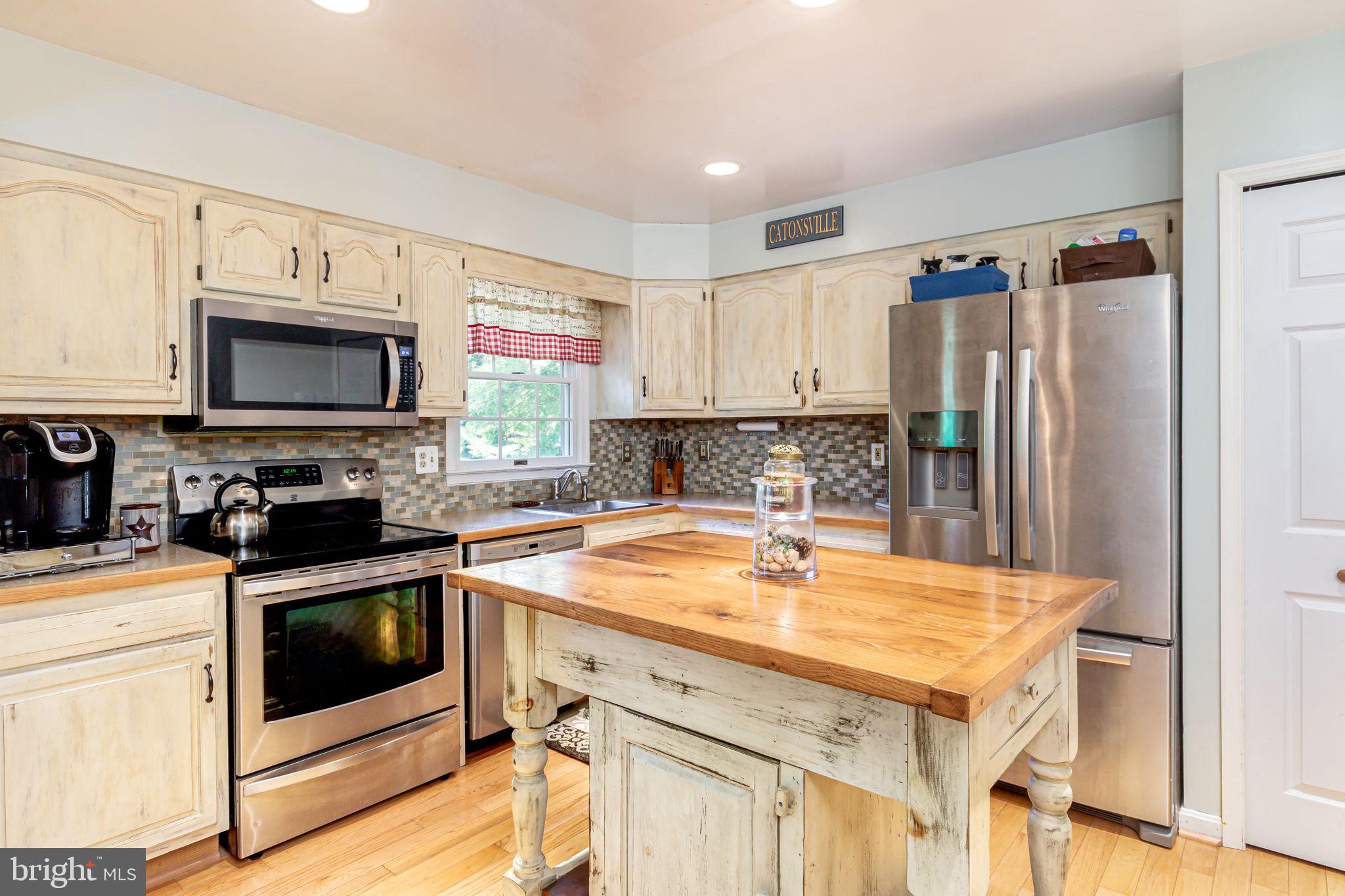 1906 Oak Lodge Road Baltimore, MD 21228 - Photo 10 of 29 Gallery Image 10