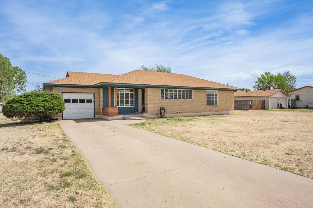 810 Charles Avenue Panhandle, TX 79068 - Photo 2 of 29 front 3