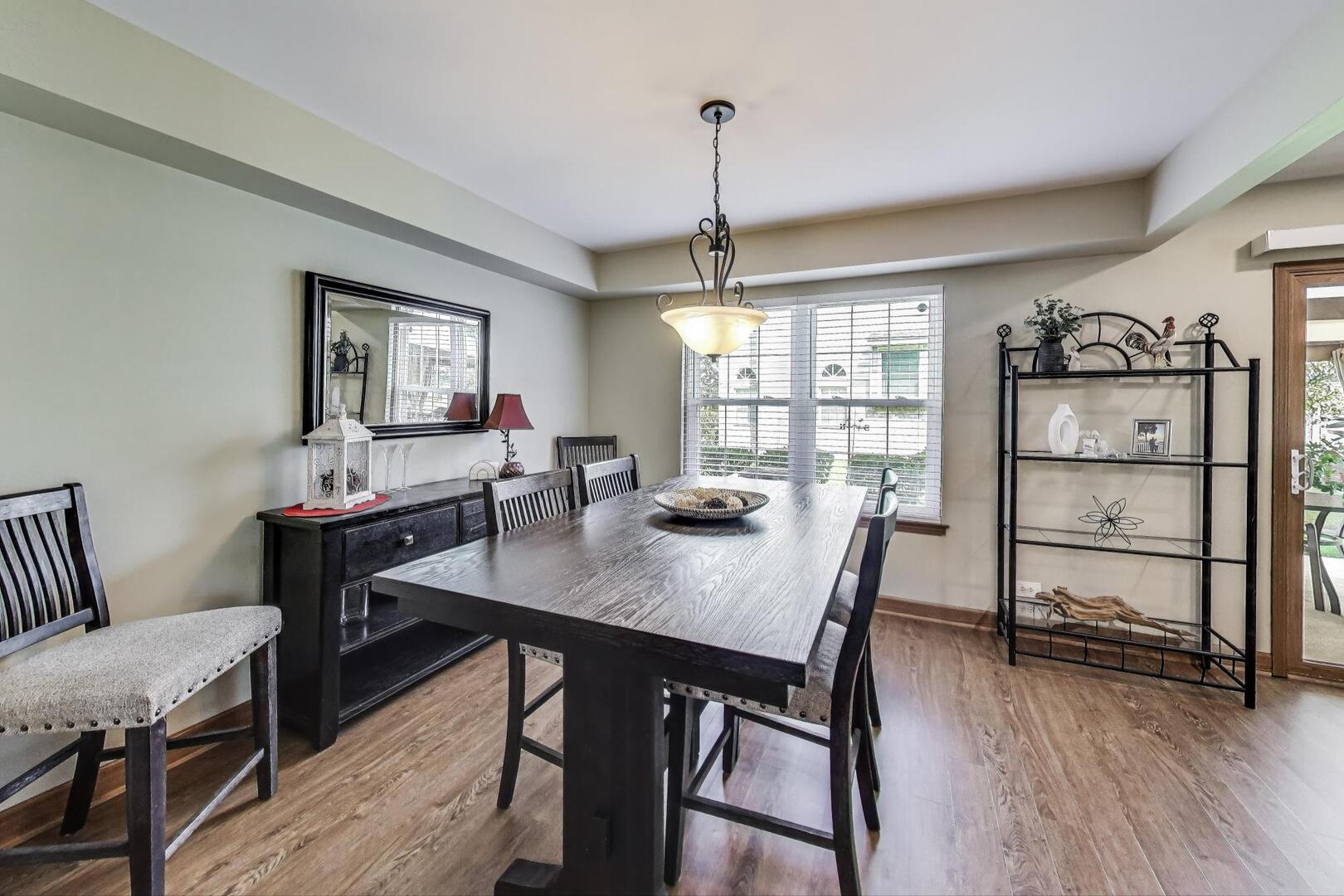 659 Meadows Boulevard Addison, IL 60101 - Photo 7 of 33 Gallery Image 7