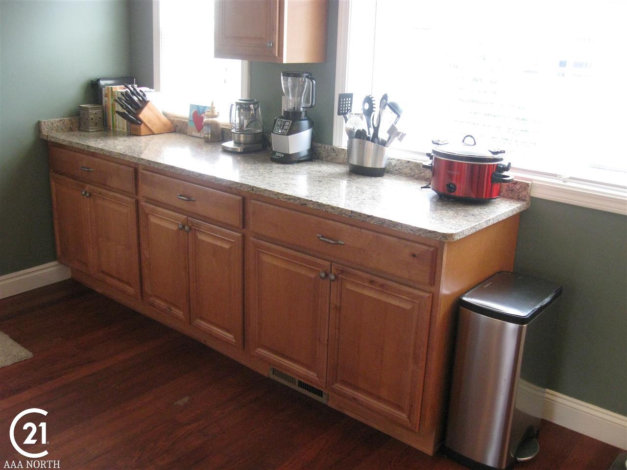 25925 South River Road Harrison Township, MI 48045 - Photo 16 of 44