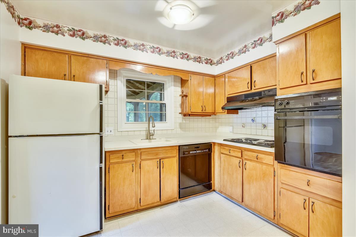 3623 Colony Road Fairfax, VA 22030 - Photo 20 of 50 Kitchen
