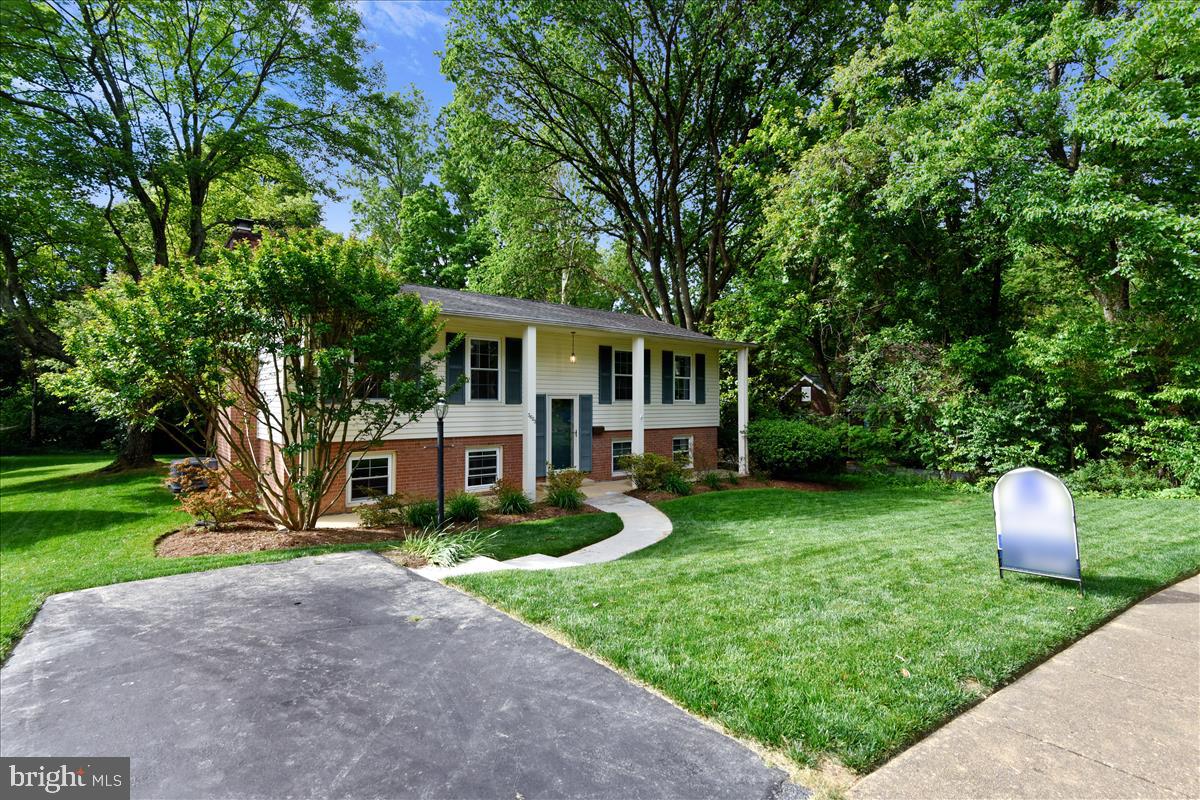 3623 Colony Road Fairfax, VA 22030 - Photo 3 of 50 Front w/Driveway