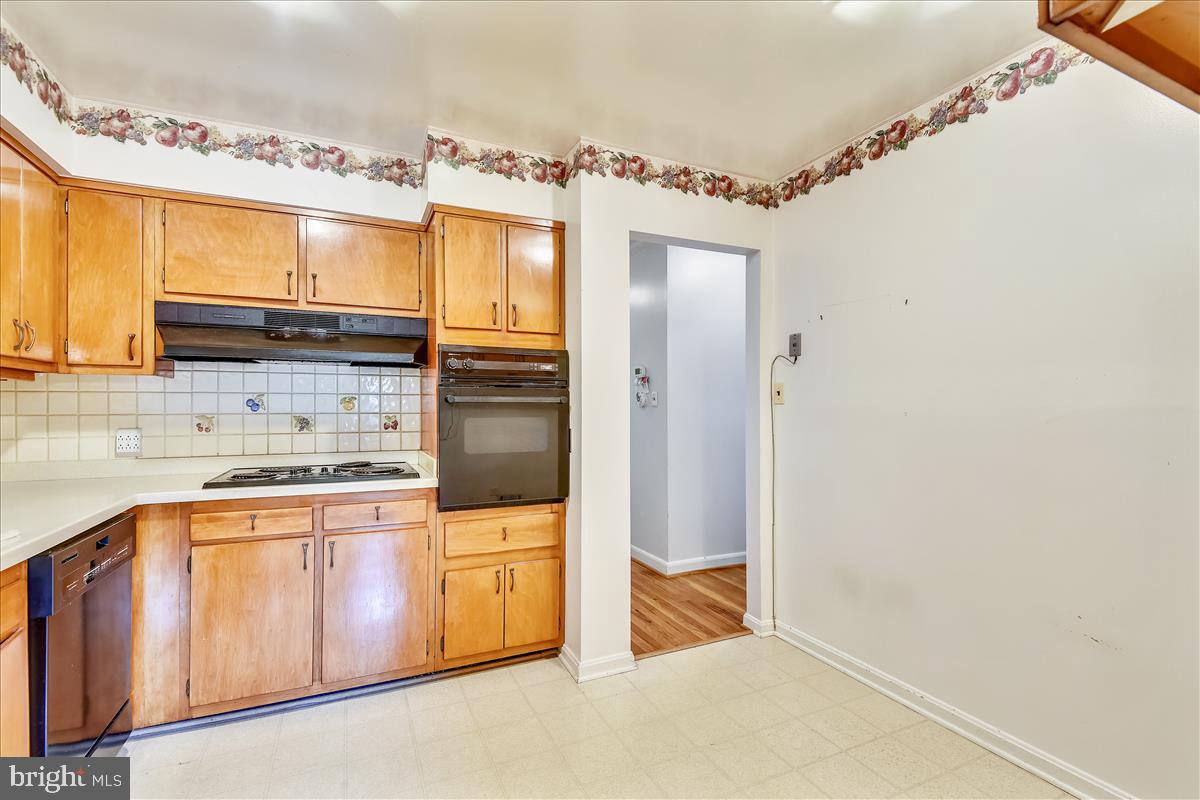 3623 Colony Road Fairfax, VA 22030 - Photo 22 of 50 Kitchen
