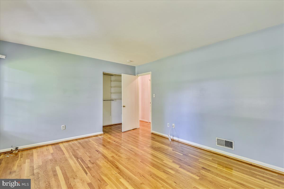 3623 Colony Road Fairfax, VA 22030 - Photo 28 of 50 Master Bedroom w/Hardwood Flooring