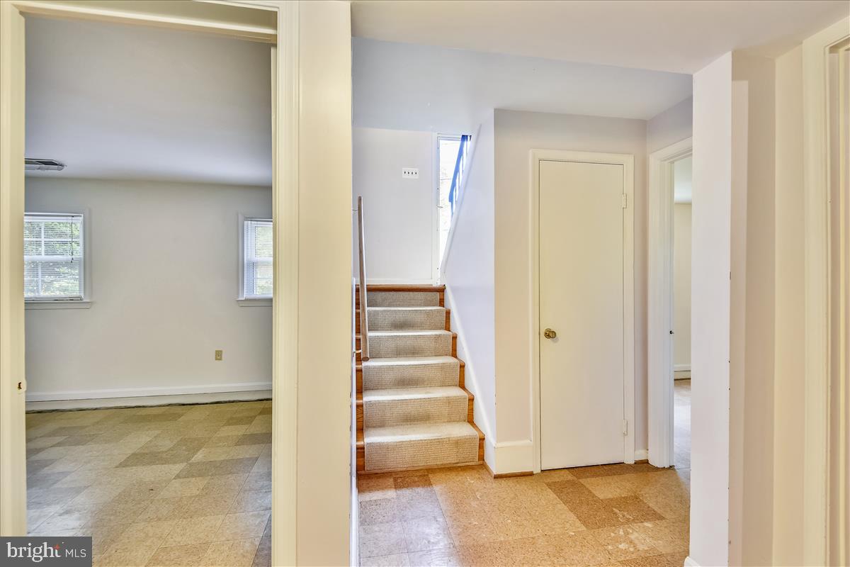 3623 Colony Road Fairfax, VA 22030 - Photo 31 of 50 Steps to Lower Level