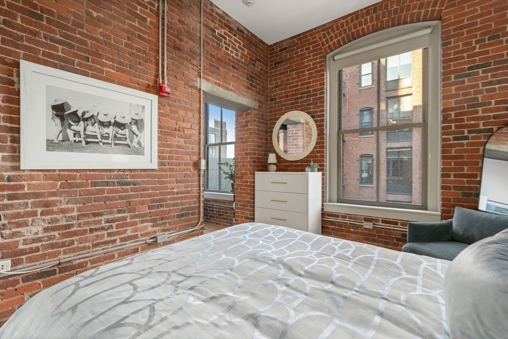 35 Channel Center Street, Unit 303 Boston, MA 02210 - Photo 15 of 28