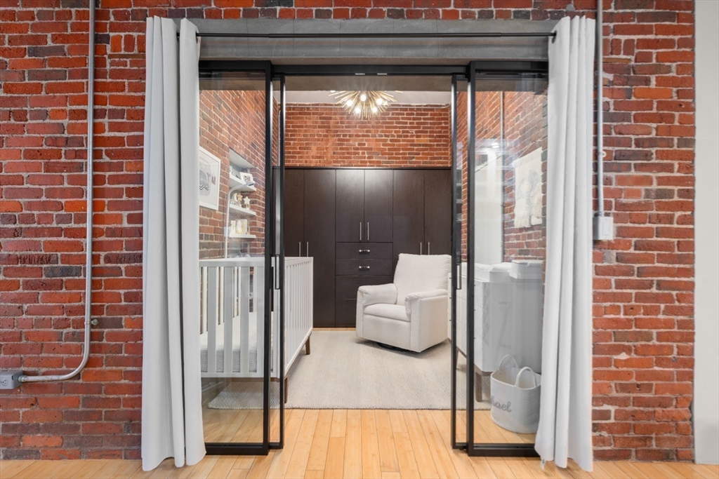 35 Channel Center Street, Unit 303 Boston, MA 02210 - Photo 18 of 28