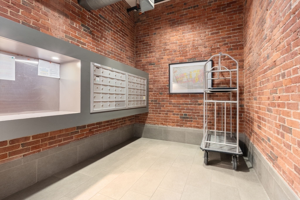 35 Channel Center Street, Unit 303 Boston, MA 02210 - Photo 25 of 28