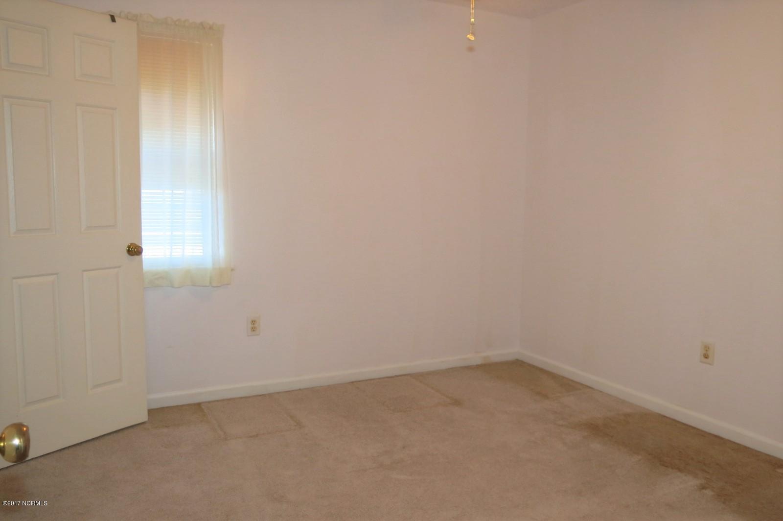 303 Barbour Road, Unit 601 Morehead City, NC 28557 - Photo 20 of 21 IMG_3100