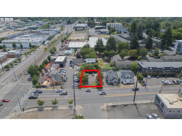 $415,000 | 1590 Southeast Holgate Boulevard, Portland, OR 97202