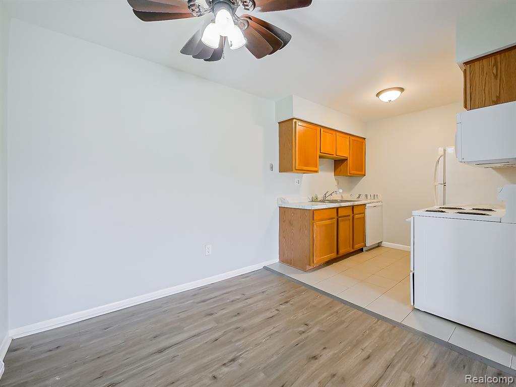 125 East Van Riper Road, Unit 7 Fowlerville, MI 48836 - Photo 8 of 26
