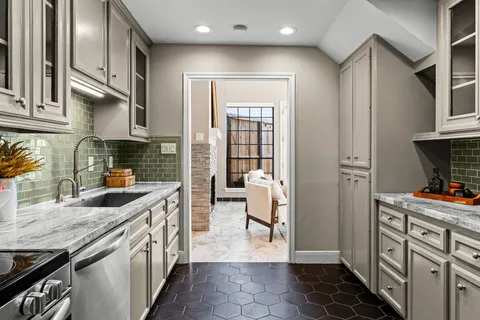 $525,000 | 254 East 5th Street, Houston, TX 77007