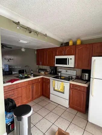 $245,000 | 1298 West 51st Place, Unit D29, Hialeah, FL 33012