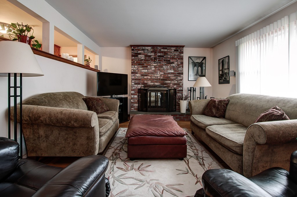 21 Berkeley Road Framingham, MA 01701 - Photo 4 of 30 Gallery Image 4