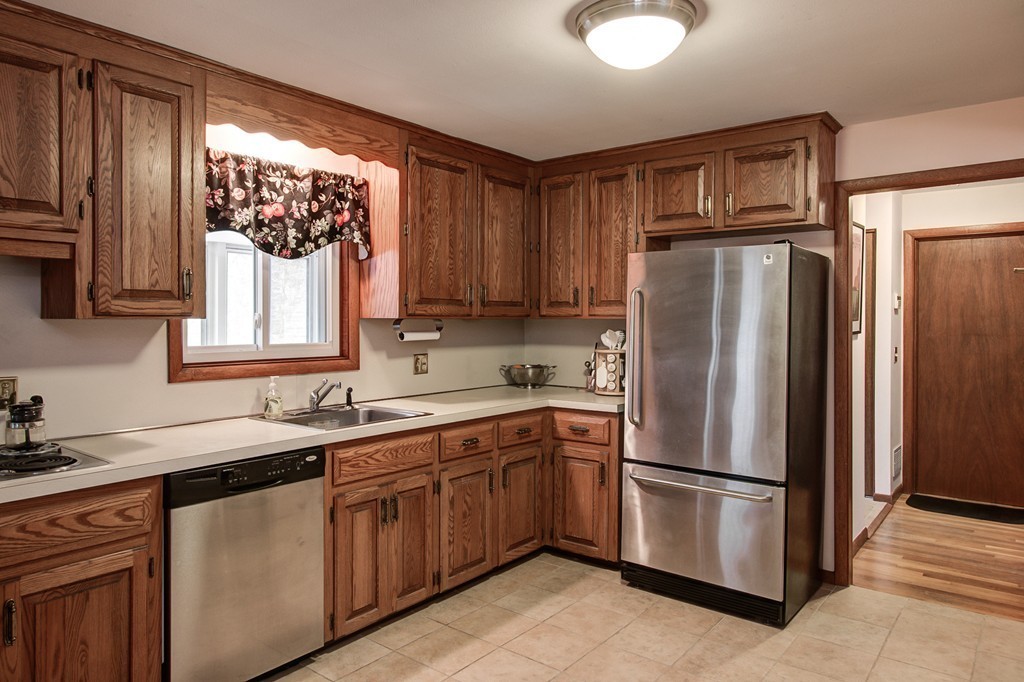 21 Berkeley Road Framingham, MA 01701 - Photo 9 of 30 Gallery Image 9