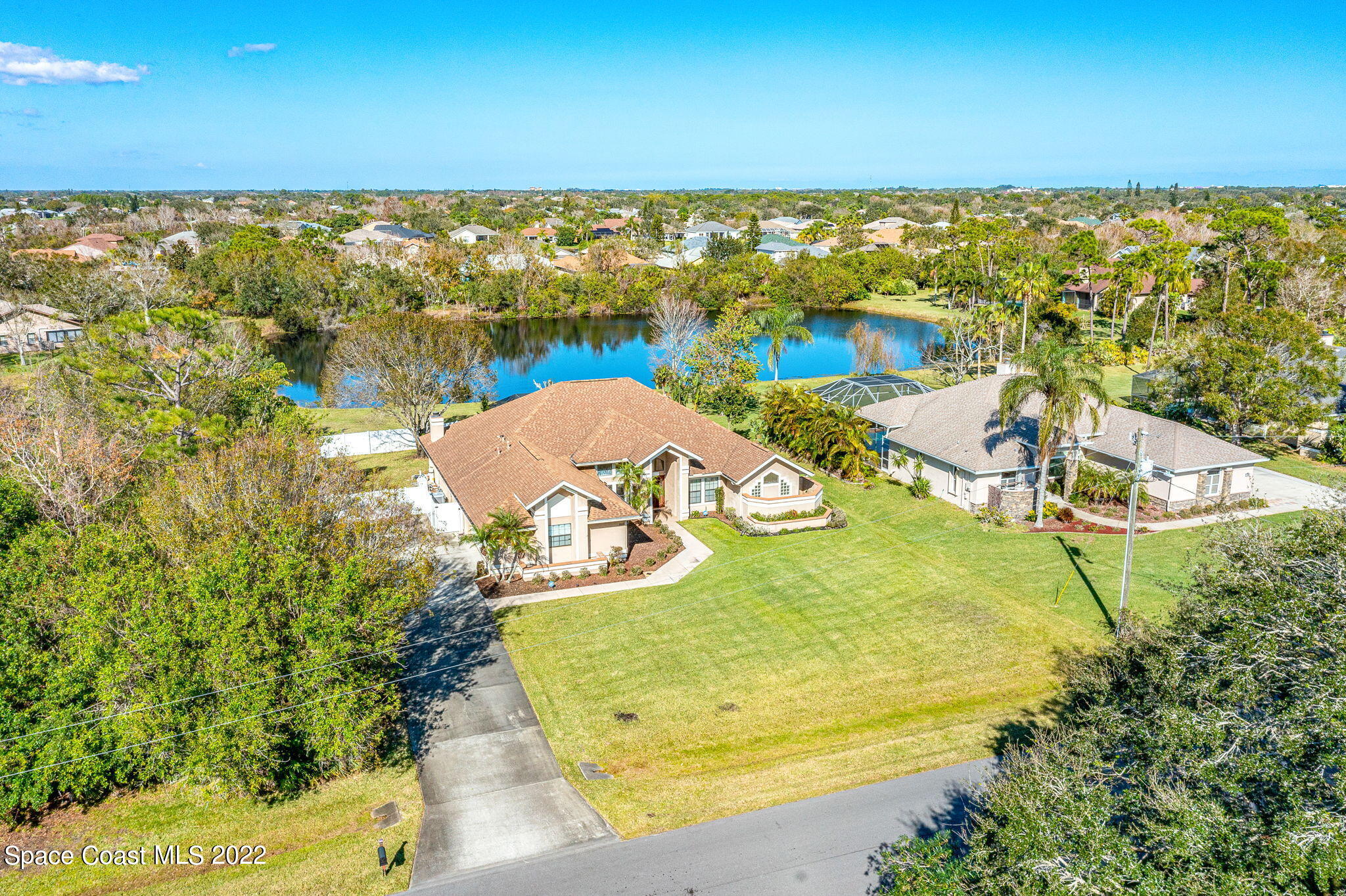 4668 Canard Road Melbourne, FL 32934 - Photo 2 of 29 a view of an ocean from a building