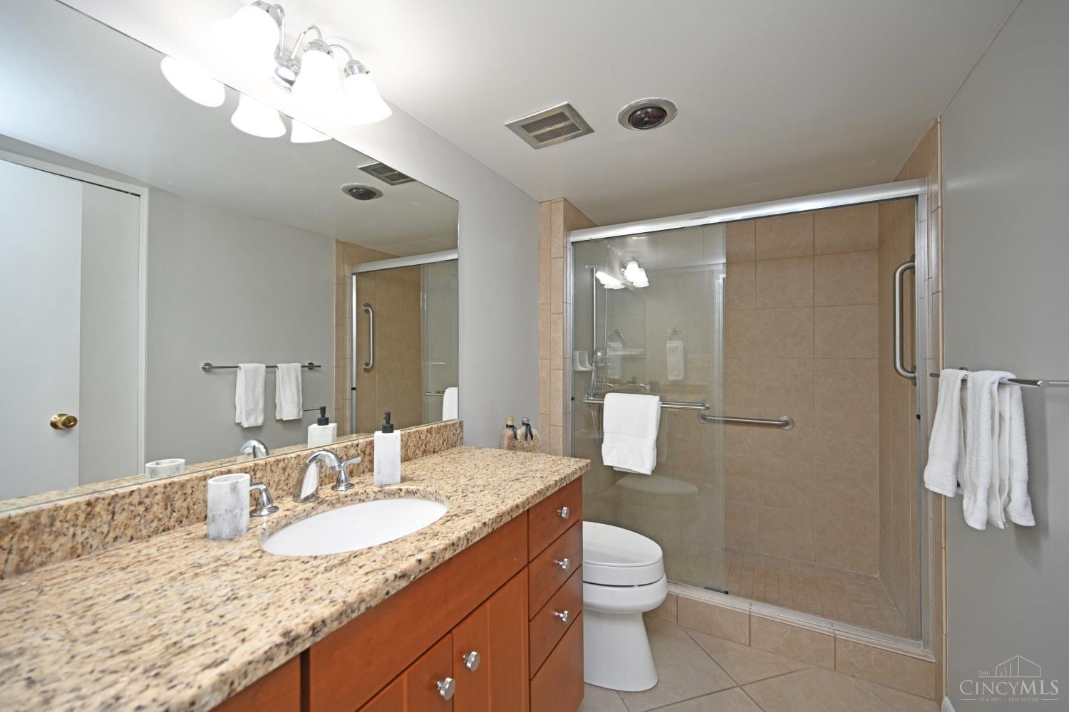 2444 Madison Road, Unit 202A Cincinnati, OH 45208 - Photo 23 of 41