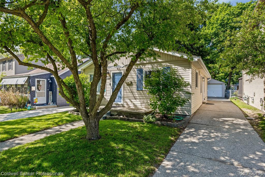 2050 Ridgemont Road Grosse Pointe Woods, MI 48236 - Photo 22 of 22