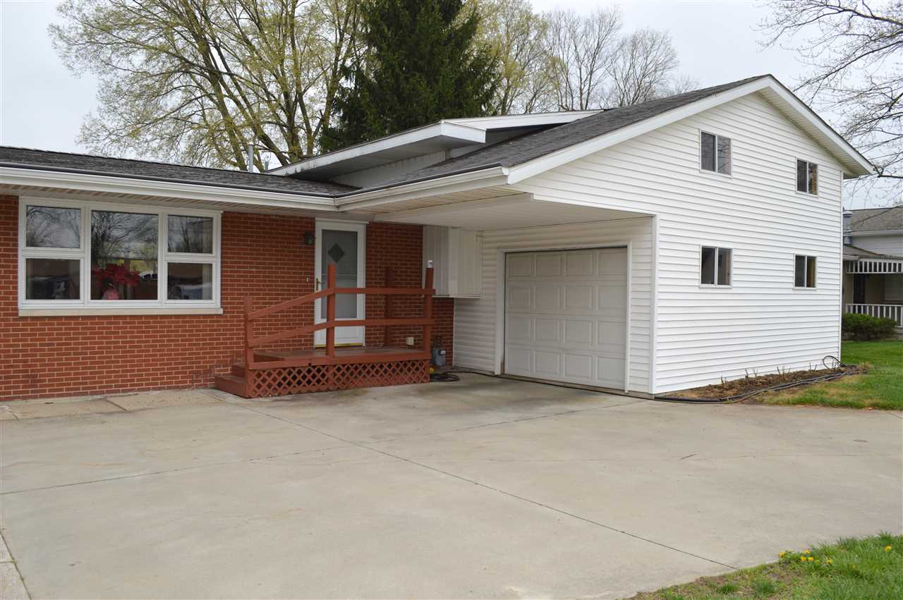 204 North Greene Road Goshen, IN 46526 - Photo 3 of 27 Gallery Image 3
