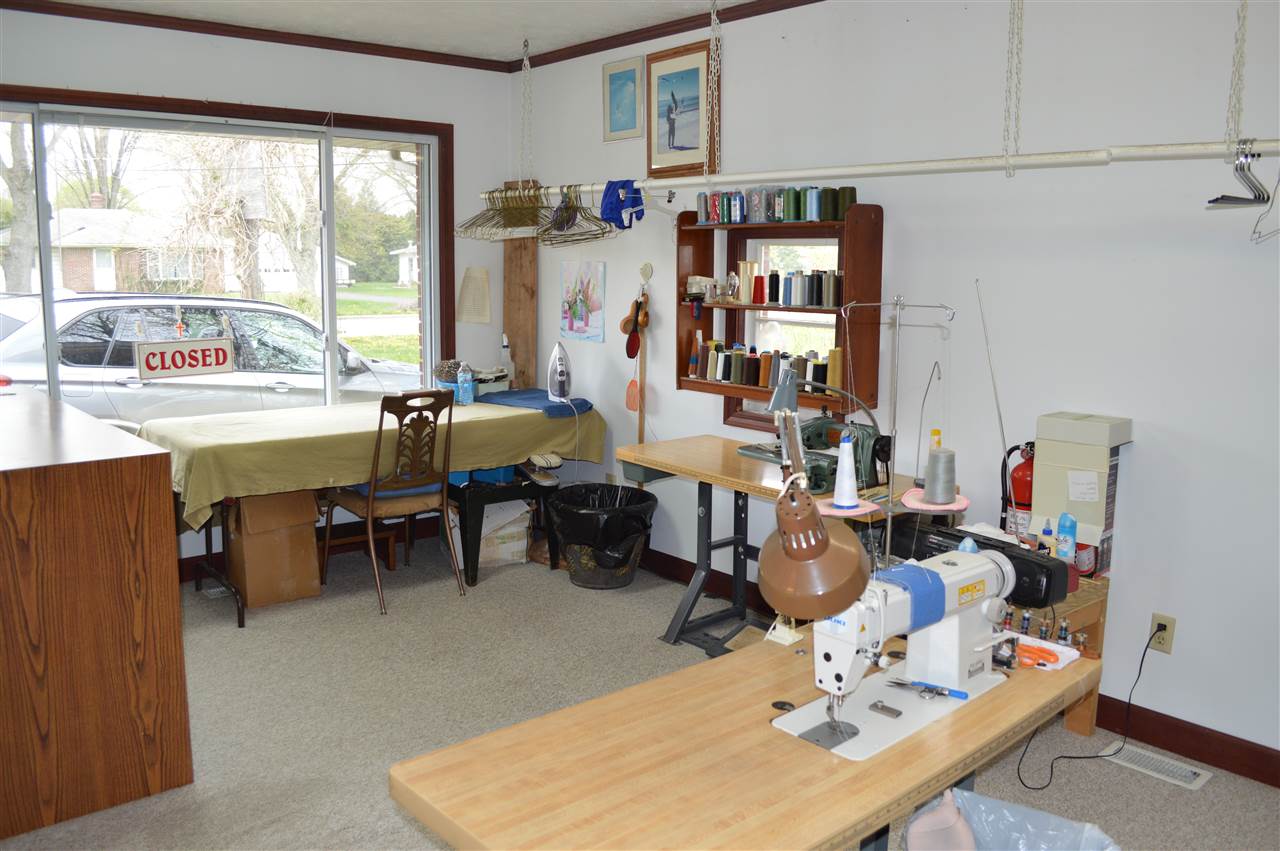 204 North Greene Road Goshen, IN 46526 - Photo 6 of 27 Gallery Image 6