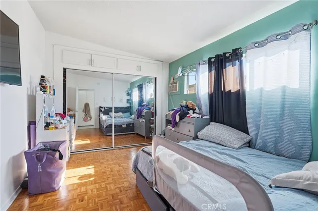 $2,000,000 | 1207 South Catalina Street, Los Angeles, CA 90006