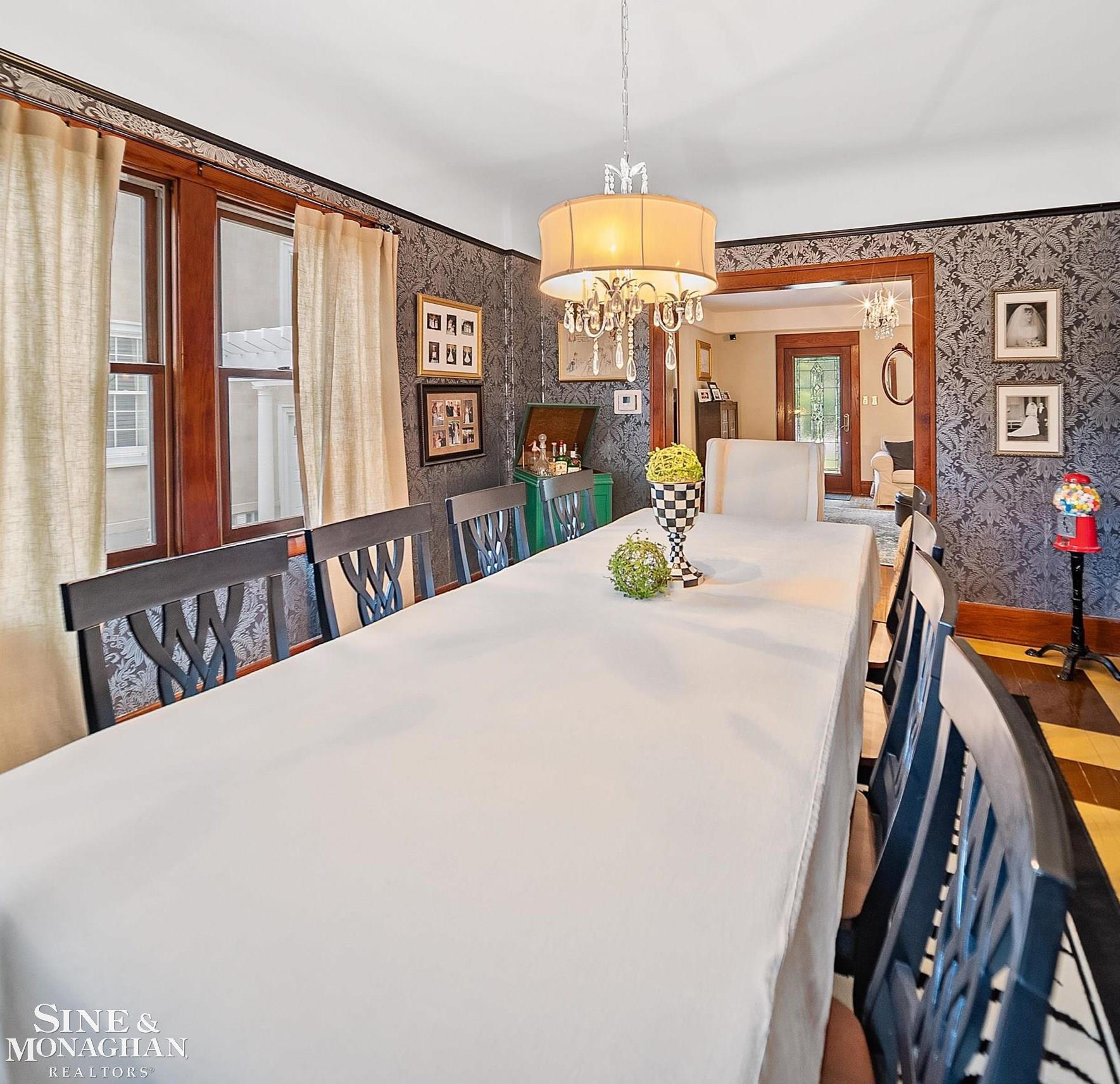 198 Kerby Road Grosse Pointe, MI 48236 - Photo 13 of 40 50134074-2564D7BA-A572-47E2-8DCF-134FF1F71F4A.JPG
