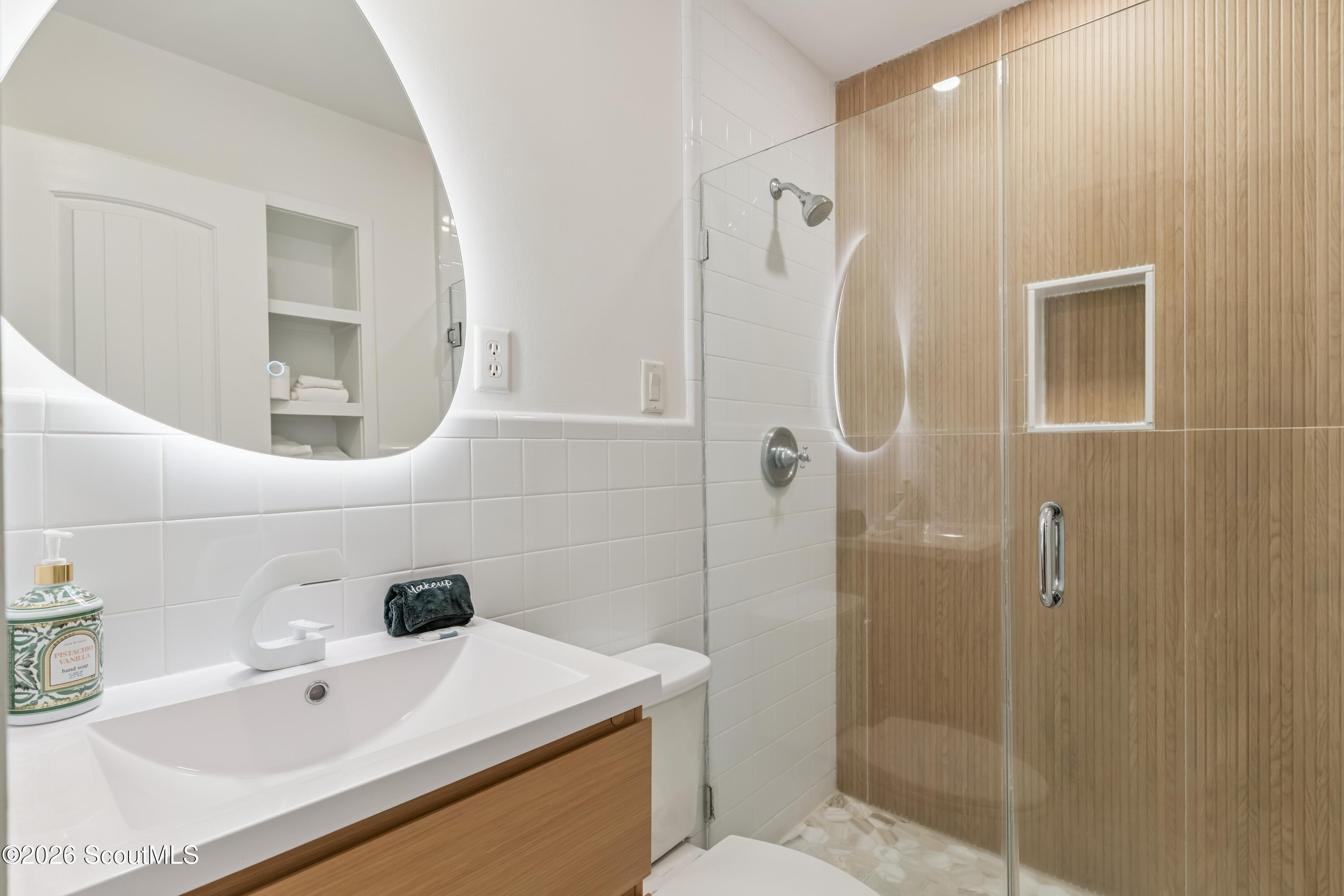 102 Silver Lake Road St. Simons Island, GA 31522 - Photo 25 of 50 Bathroom