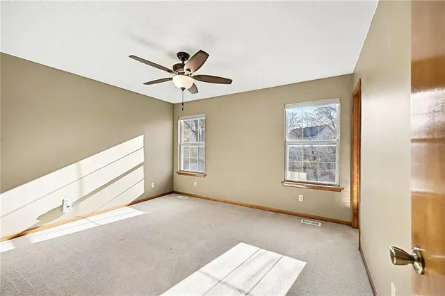 $370,000 | 15209 West 91st Place, Lenexa, KS 66219