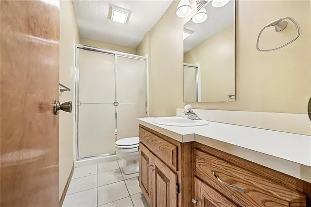 $370,000 | 15209 West 91st Place, Lenexa, KS 66219