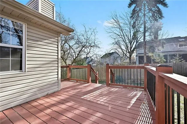 $370,000 | 15209 West 91st Place, Lenexa, KS 66219