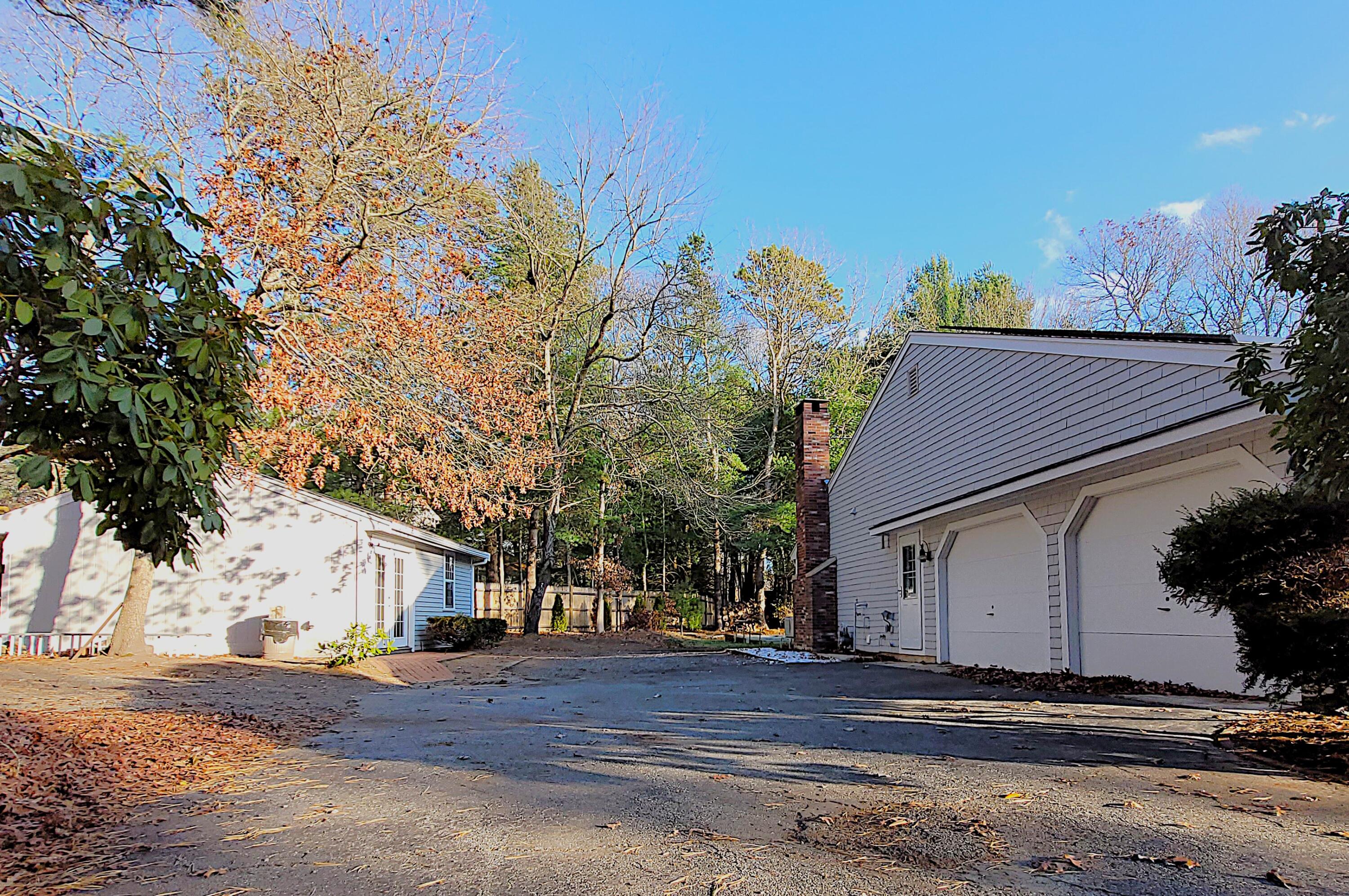 130 Foxglove Road Centerville, MA 02632 - Photo 3 of 65 20241201_142721-