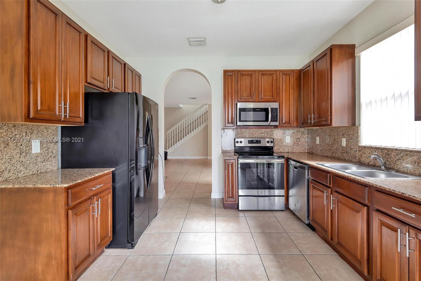 1072 Northeast 40th Road Homestead, FL 33033 - Photo 11 of 49 Gallery Image 11