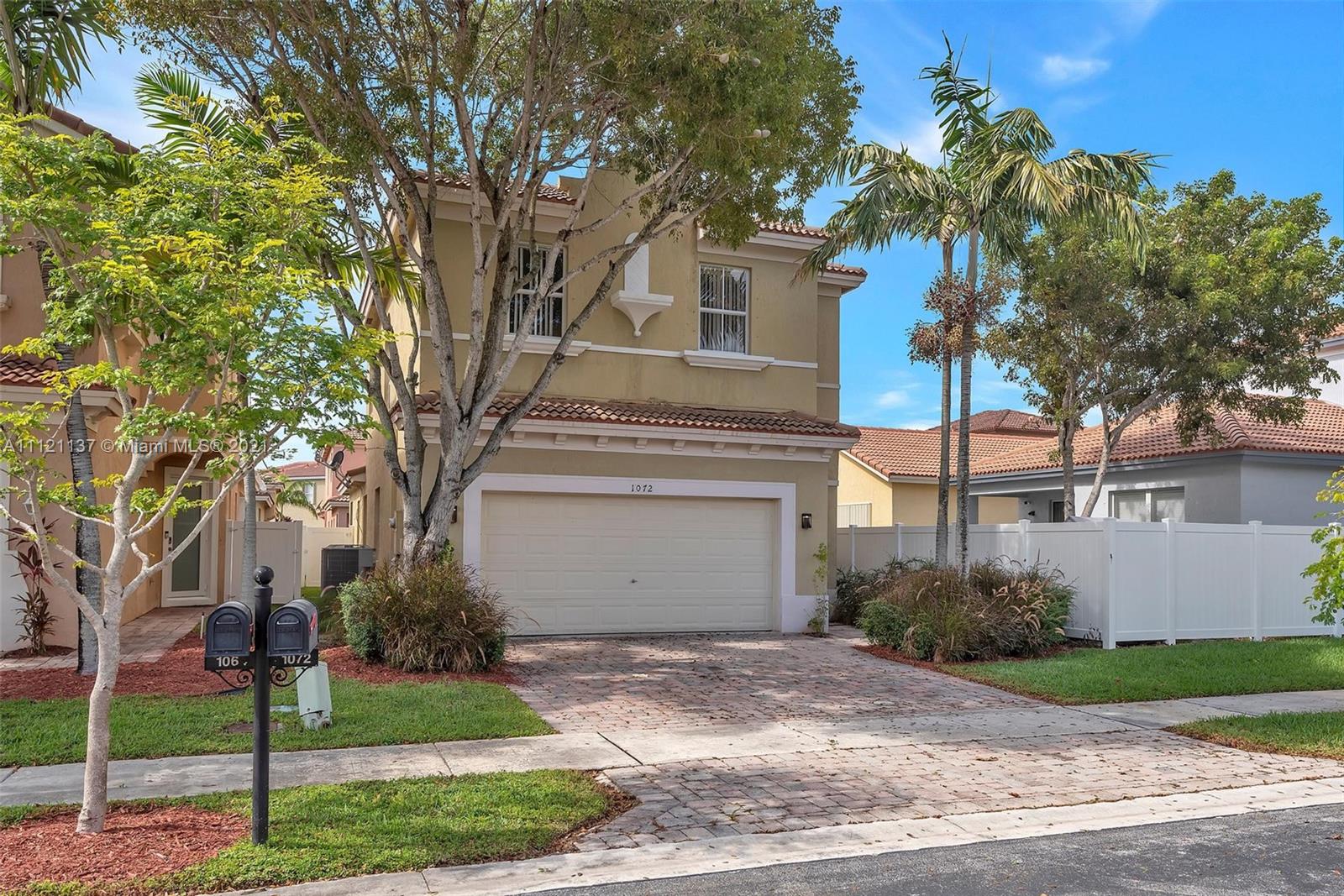 1072 Northeast 40th Road Homestead, FL 33033 - Photo 3 of 49 Gallery Image 3