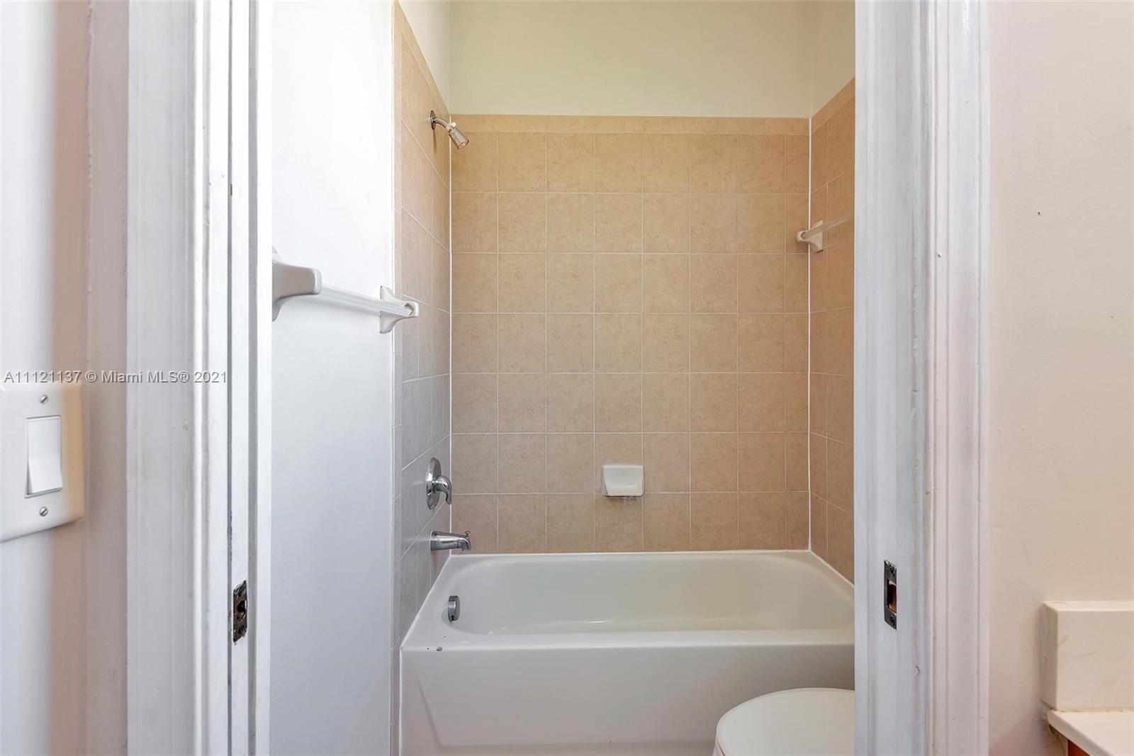 1072 Northeast 40th Road Homestead, FL 33033 - Photo 27 of 49 Gallery Image 27