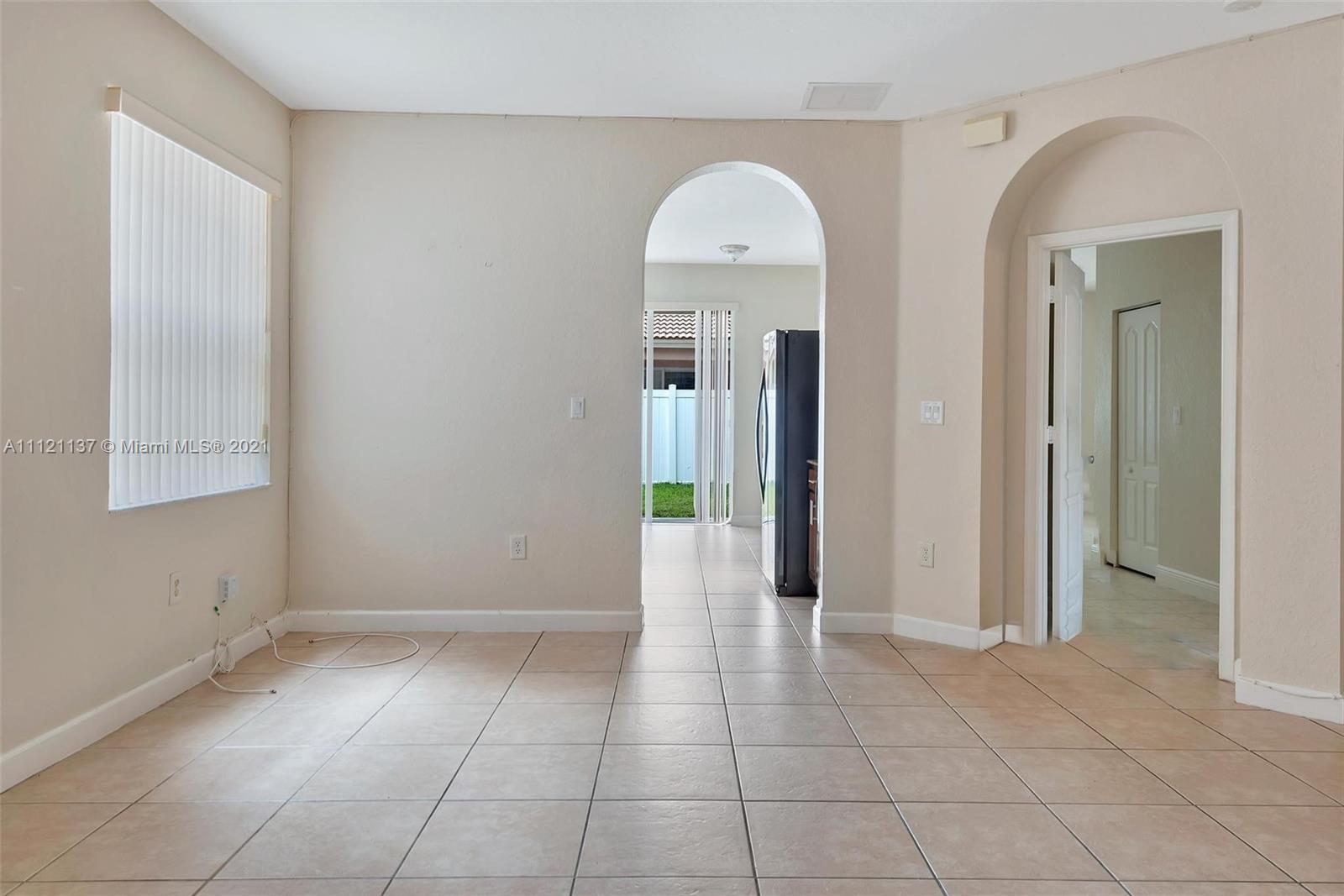 1072 Northeast 40th Road Homestead, FL 33033 - Photo 6 of 49 Gallery Image 6