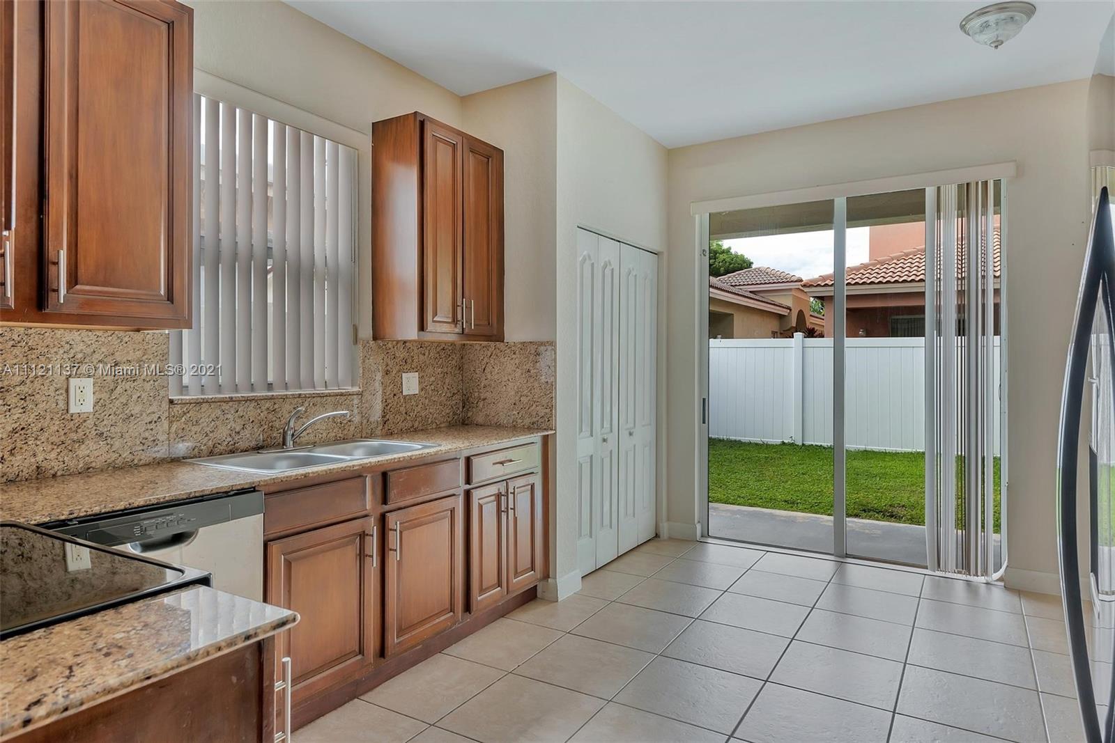 1072 Northeast 40th Road Homestead, FL 33033 - Photo 8 of 49 Gallery Image 8