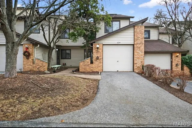 $239,000 | 624 Painted Vista Drive, Ballwin, MO 63021