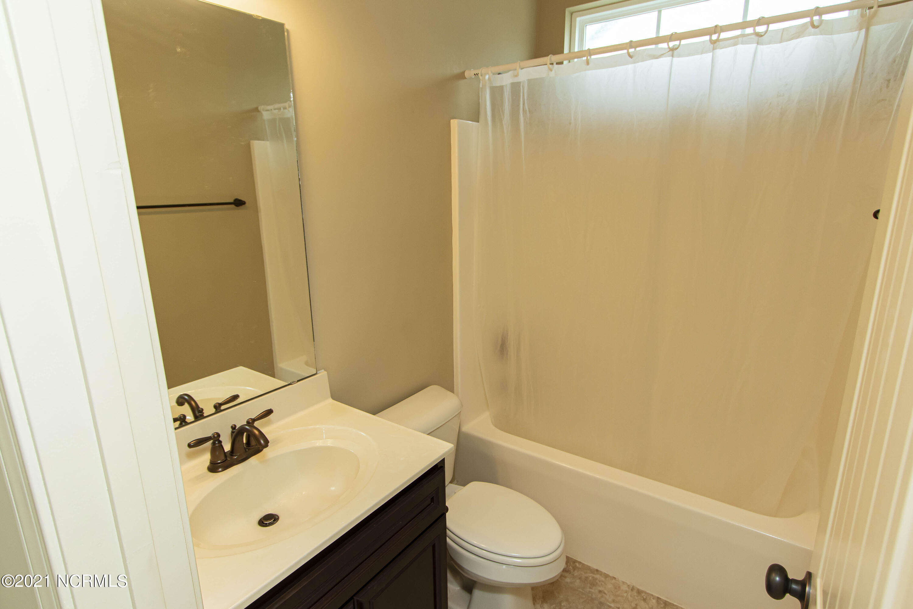 209 Willow Ridge Drive Holly Ridge, NC 28445 - Photo 20 of 27 Spare Bath Upstairs