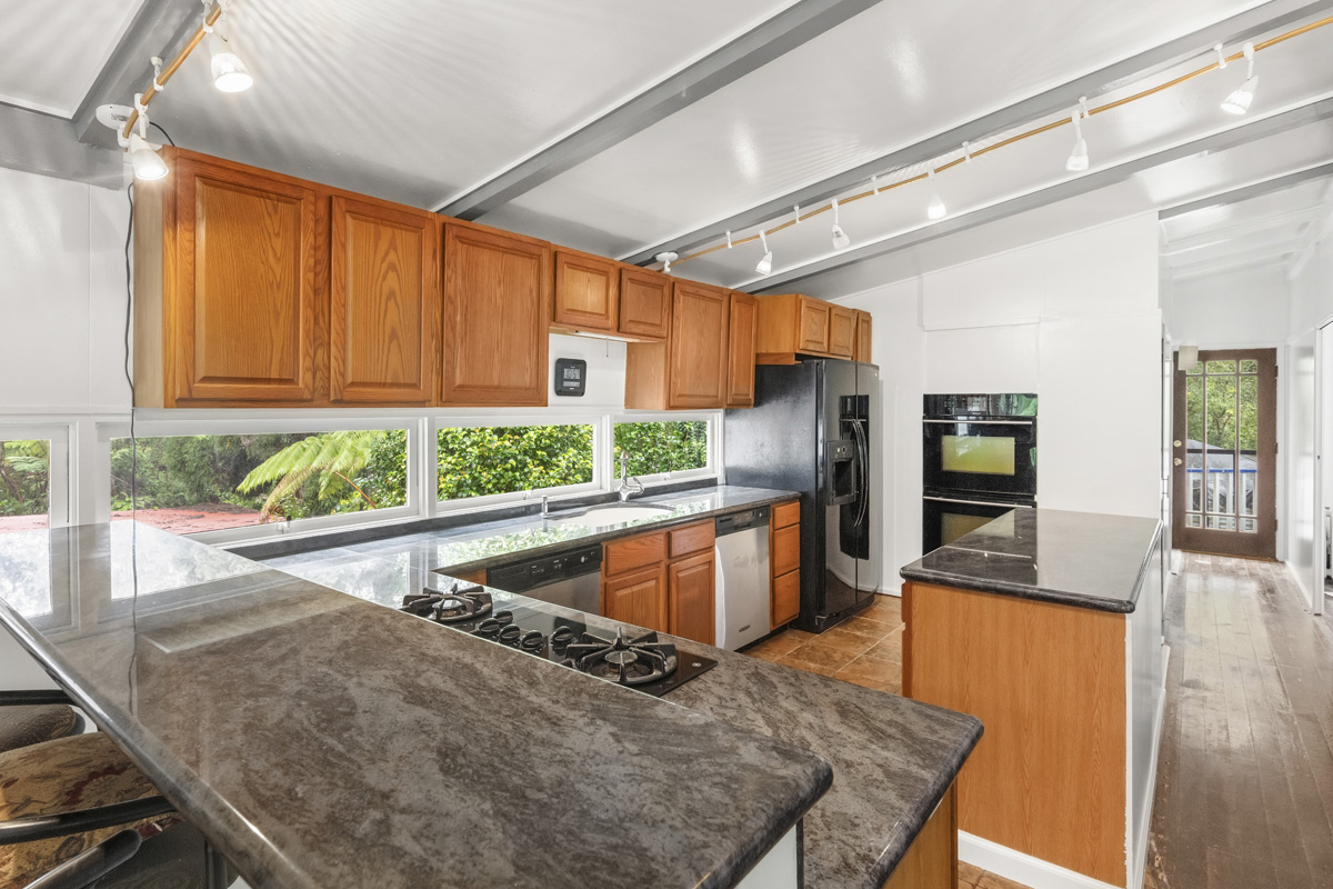 19-4301 Haunani Road Volcano, HI 96785 - Photo 3 of 30