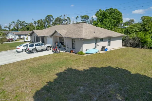 $439,000 | 19029-19031 Holly Road, Fort Myers, FL 33967