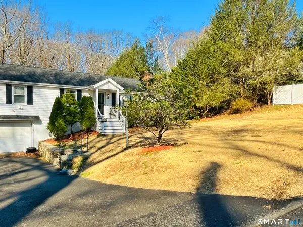 $374,999 | 118 Berkshire Drive, Bristol, CT 06010