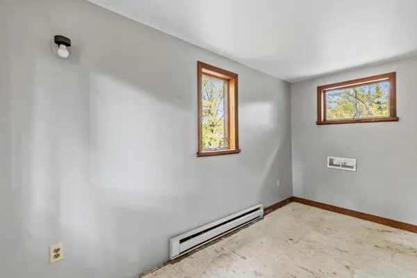 $389,900 | 6 Lookout Lane, Raymond, ME 04071