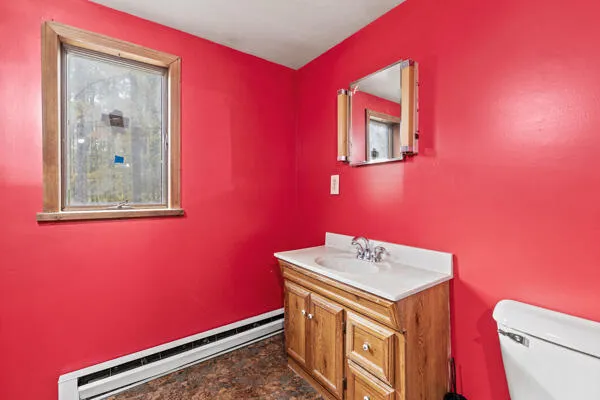 $389,900 | 6 Lookout Lane, Raymond, ME 04071