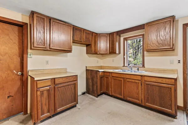 $389,900 | 6 Lookout Lane, Raymond, ME 04071