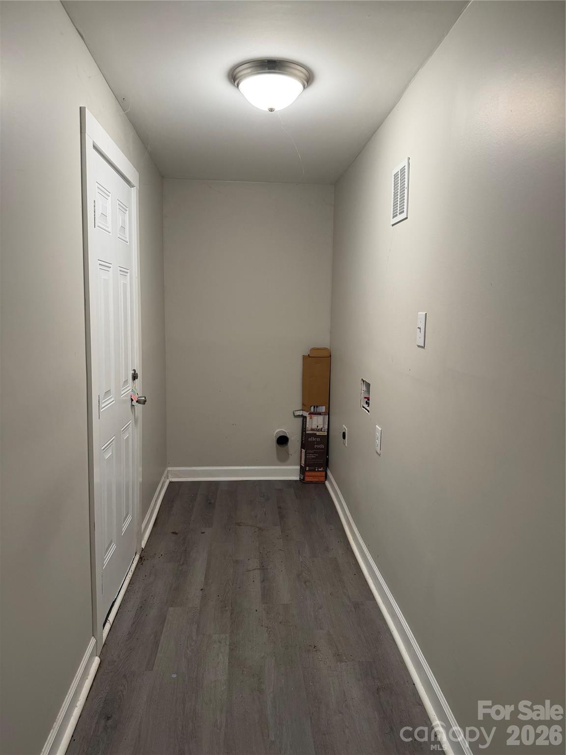 1450 3rd Street Southwest Hickory, NC 28602 - Photo 11 of 17 an empty room with a bench