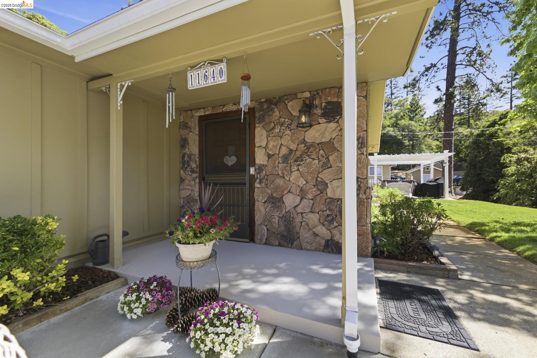 11640 Rambler Road Sonora, CA 95370 - Photo 4 of 45