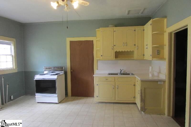 6 Townsend Street Laurens, SC 29360 - Photo 9 of 19